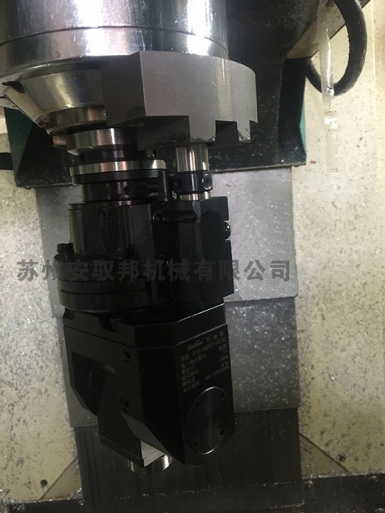 臺灣艾菲茉萬向角度頭,數控萬向角度頭現(xiàn)場加工圖片